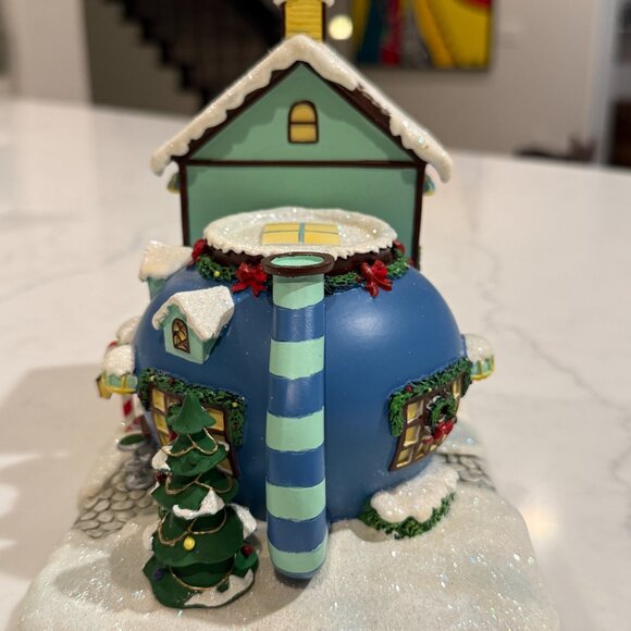 Hawthorne Village - "Cocoa Cafe" Piece - Picture 8 of 8